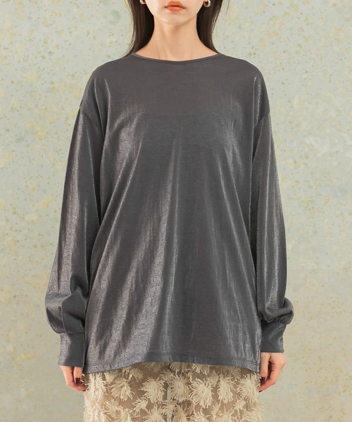 URBAN RESEARCH ROSSO WOMEN（アーバンリサーチ　ロッソ）の「シアークルーネックロングTシャツ（Tシャツ/カットソー・レディース・チャコールグレー/ホワイト/ベージュ・FREE）」の16枚目の写真