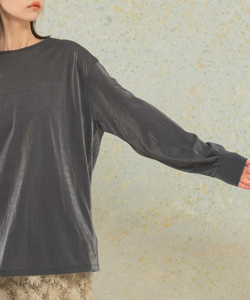 URBAN RESEARCH ROSSO WOMEN（アーバンリサーチ　ロッソ）の「シアークルーネックロングTシャツ（Tシャツ/カットソー・レディース・チャコールグレー/ホワイト/ベージュ・FREE）」の20枚目の写真