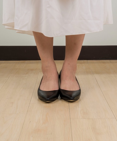 CORSO ROMA，9（コルソローマ）の「【CORSO ROMA,9/コルソローマ9】レザー 牛革 ポインテッドトゥ パンプス 5cmヒール（パンプス・レディース・ブラック/ブラック系その他・36/37/38/39）」の5枚目の写真