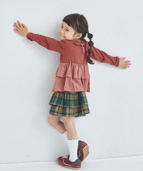 pairmanon（ペアマノン）の「【軽ふわっふる】 ワッフル フリル ティアード 長袖 Tシャツ（Tシャツ/カットソー・キッズ・ライトベージュ/ブラック/モカ/ピンク/ライトピンク/ブラック系その他/オレンジ系その他・120/110/130/150/100/140/90）」の14枚目の写真