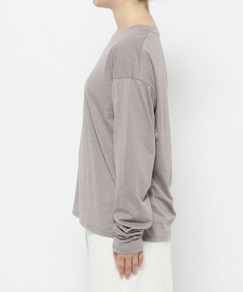 GLOBAL WORK(グローバルワーク)の「高山直子さんコラボ/クルーネックセミシアー長袖/EiiS/133548(Tシャツ/カットソー・レディース・ブラック/その他/オフホワイト/グレー/ブラック系その他・SMALL/X-SMALL)」の8枚目の写真
