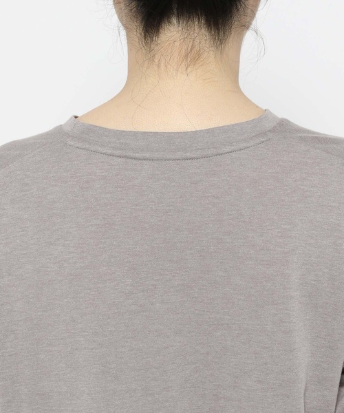 GLOBAL WORK(グローバルワーク)の「高山直子さんコラボ/クルーネックセミシアー長袖/EiiS/133548(Tシャツ/カットソー・レディース・ブラック/その他/オフホワイト/グレー/ブラック系その他・SMALL/X-SMALL)」の11枚目の写真