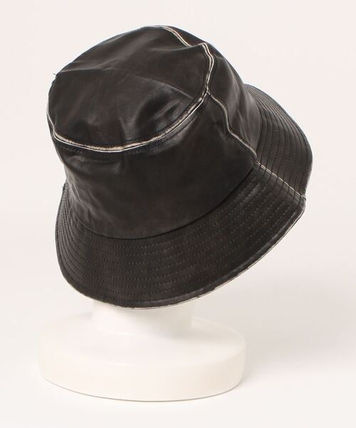 SPINNS（スピンズ）の「ステッチ合皮バケットハット（ハット・メンズ・ブラック・ONESIZE）」の2枚目の写真
