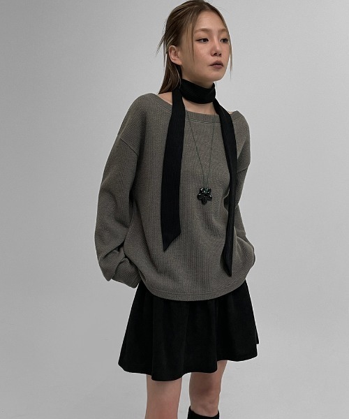 BLACKUP（ブラックアップ）の「[MADE] レンデンルーズフィットボートネック長袖Tシャツ（Tシャツ/カットソー・レディース・カーキ/グレー/チャコール・ONESIZE）」の4枚目の写真