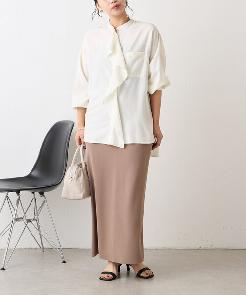 Jena espace merveilleux(ジェナ エスパスメルヴェイユ)の「フロントフリルシャツ(シャツ/ブラウス・レディース・ブラック/オフホワイト/カーキ・FREE)」の4枚目の写真