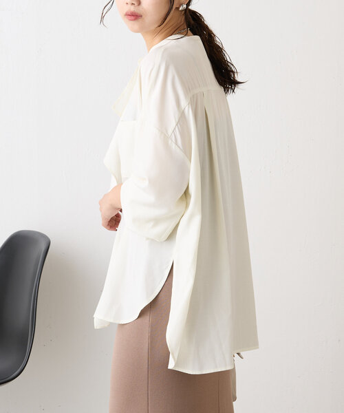 Jena espace merveilleux(ジェナ エスパスメルヴェイユ)の「フロントフリルシャツ(シャツ/ブラウス・レディース・ブラック/オフホワイト/カーキ・FREE)」の10枚目の写真