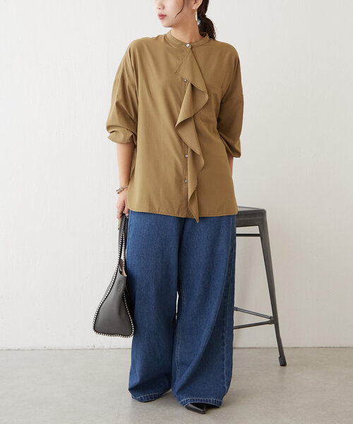 Jena espace merveilleux(ジェナ エスパスメルヴェイユ)の「フロントフリルシャツ(シャツ/ブラウス・レディース・ブラック/オフホワイト/カーキ・FREE)」の20枚目の写真