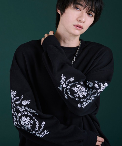 ヘビーウェイトフラワー刺繍スウェット（Tシャツ/カットソー）｜Ellno