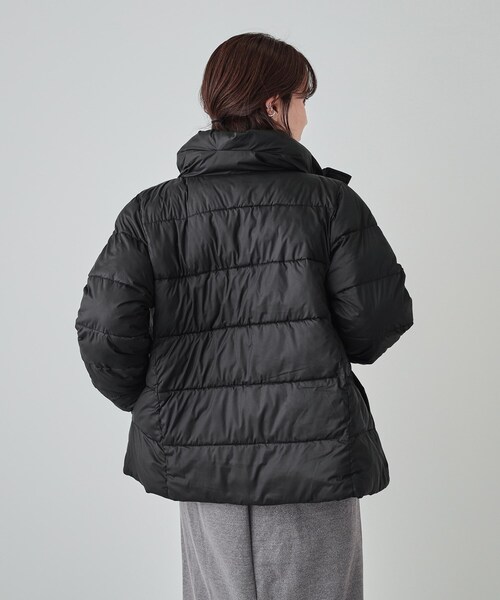 SHOO・LA・RUE（シューラルー）の「◆【洗える/撥水】中綿スタンドカラージャケット（その他アウター・レディース・ブラック/ダークグレー/オフホワイト・04/03/02/01）」の6枚目の写真