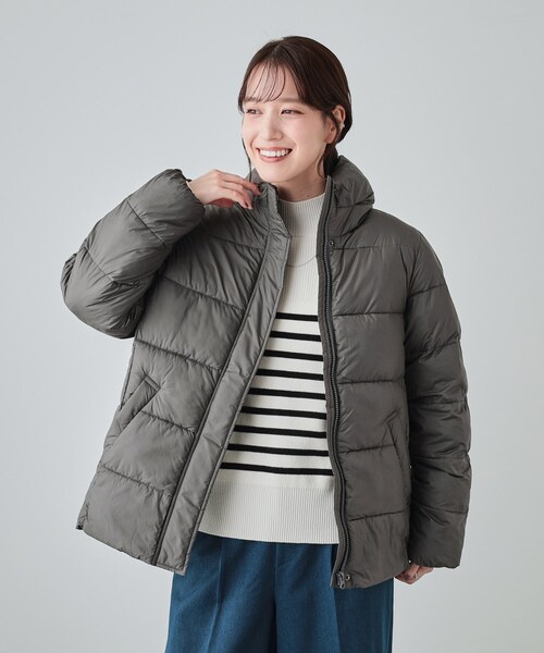 SHOO・LA・RUE（シューラルー）の「◆【洗える/撥水】中綿スタンドカラージャケット（その他アウター・レディース・ブラック/ダークグレー/オフホワイト・04/03/02/01）」の9枚目の写真