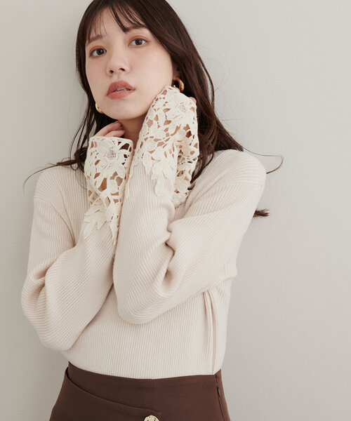 natural couture(ナチュラルクチュール)の「袖口レースリブニット(ニット/セーター・レディース・グレイッシュベージュ/ブラック/ブルー/オフホワイト・FREE)」の8枚目の写真