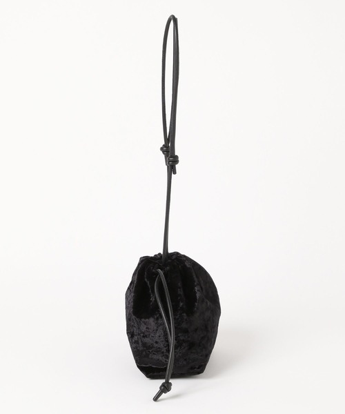 Elura（エルーラ）の「＜スタイリスト福田麻琴さんコラボ＞ベロア巾着バッグ/240251（ハンドバッグ・レディース・ブラック/グレー/マスタード・ONE SIZE）」の19枚目の写真