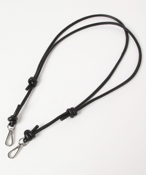 Elura（エルーラ）の「＜スタイリスト福田麻琴さんコラボ＞ベロア巾着バッグ/240251（ハンドバッグ・レディース・ブラック/グレー/マスタード・ONE SIZE）」の8枚目の写真