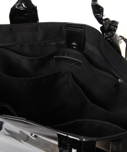 LAKOLE（ラコレ）の「ギャザーマルチトートバッグ / 286453（トートバッグ・レディース・ブラック/シルバー/アイボリー・FREE）」の11枚目の写真