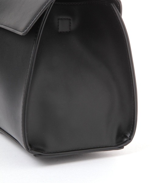 GLOBAL WORK(グローバルワーク)の「スペ軽メタル2WAYBAG/234502(ショルダーバッグ・レディース・ベージュ/ブラック/アイボリー・ONE SIZE)」の11枚目の写真