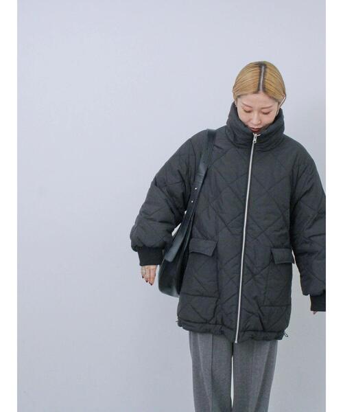 Samansa Mos2 blue（サマンサモスモスブルー）の「リバーシブルドロスト中綿コート（その他アウター・レディース・ブラック/モカ/オフホワイト・F）」の21枚目の写真