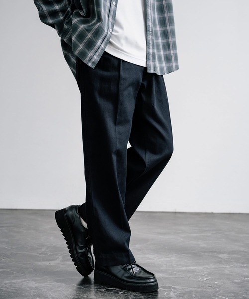 Rocky Monroe（ロッキーモンロー）の「センタープレスツータックフレンチチノワイドパンツ（チノパンツ・メンズ・ネイビー/ブラック/モスグリーン/ライトベージュ/ベージュ・マルチサイズ）」の7枚目の写真