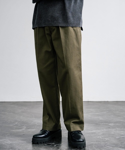 Rocky Monroe（ロッキーモンロー）の「センタープレスツータックフレンチチノワイドパンツ（チノパンツ・メンズ・ネイビー/ブラック/モスグリーン/ライトベージュ/ベージュ・マルチサイズ）」の22枚目の写真