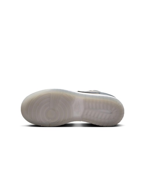 JORDAN BRAND(ジョーダンブランド)の「AIR JORDAN 1 LOW SE GS HF3188-011(スニーカー・キッズ・ブラック・24.0cm/25.0cm/22.5cm/23.5cm/24.5cm/23.0cm)」の7枚目の写真