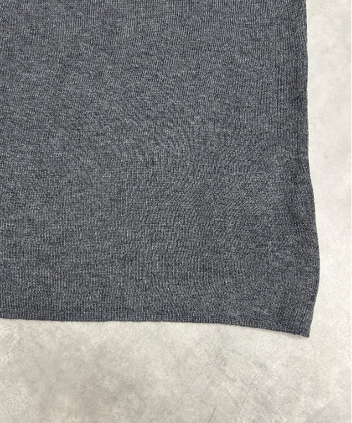 ad thie(アドティエ)の「バイカラー クルーネック ニットトップス(Tシャツ/カットソー・レディース・グレー/ブラック/アイボリー/ブラウン・FREE)」の10枚目の写真