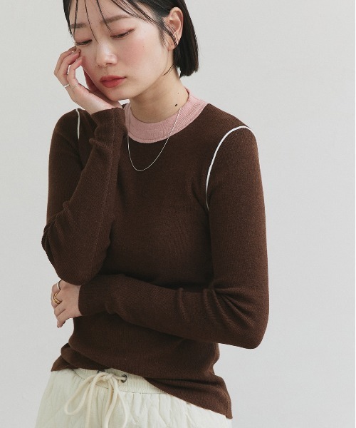 ad thie(アドティエ)の「バイカラー クルーネック ニットトップス(Tシャツ/カットソー・レディース・グレー/ブラック/アイボリー/ブラウン・FREE)」の5枚目の写真