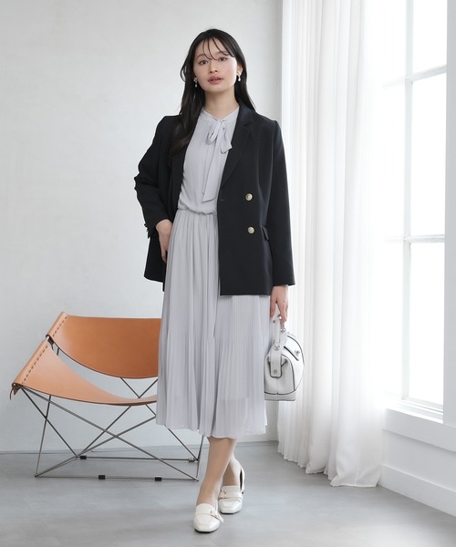 TRUDEA(トルディア)の「ダブルブレストジャケット(テーラードジャケット・レディース・グレイッシュベージュ/ブラック/ネイビー・SMALL/MEDIUM/LARGE)」の9枚目の写真
