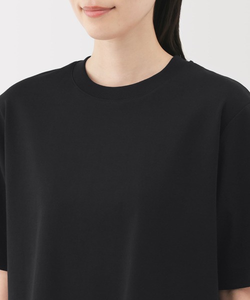 無印良品（ムジルシリョウヒン）の「婦人　涼感ＵＶカットクルーネックワイド半袖Ｔシャツ（Tシャツ/カットソー・レディース・チャコールグレー/クリーム/ブラック/ホワイト/ネイビー/ラベンダー・S/M/L/XL）」の17枚目の写真