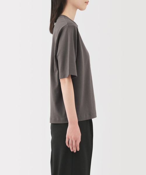 無印良品（ムジルシリョウヒン）の「婦人　涼感ＵＶカットクルーネックワイド半袖Ｔシャツ（Tシャツ/カットソー・レディース・チャコールグレー/クリーム/ブラック/ホワイト/ネイビー/ラベンダー・S/M/L/XL）」の21枚目の写真