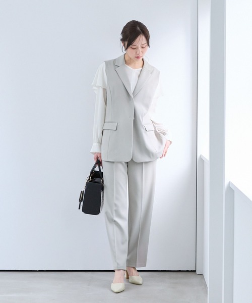 Andemiu（アンデミュウ）の「ラッフルVネックブラウス325553（シャツ/ブラウス・レディース・オレンジ/ネイビー/オフホワイト・FREE）」の6枚目の写真