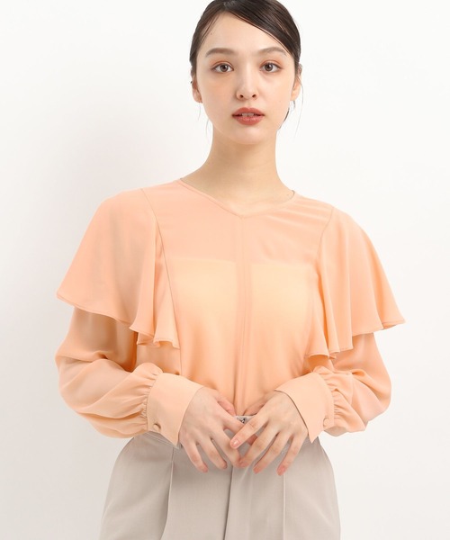 Andemiu（アンデミュウ）の「ラッフルVネックブラウス325553（シャツ/ブラウス・レディース・オレンジ/ネイビー/オフホワイト・FREE）」の14枚目の写真