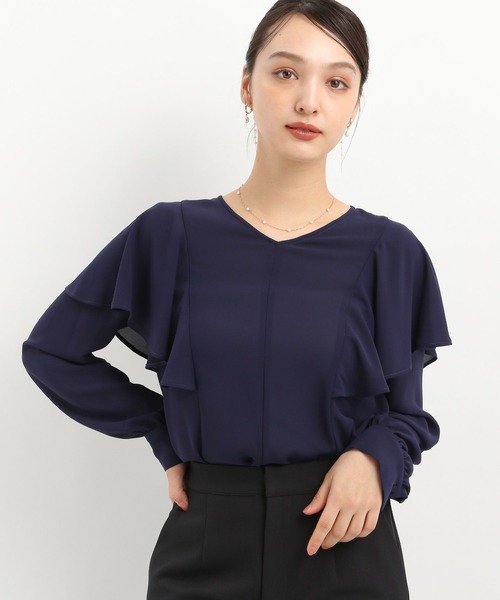 Andemiu（アンデミュウ）の「ラッフルVネックブラウス325553（シャツ/ブラウス・レディース・オレンジ/ネイビー/オフホワイト・FREE）」の15枚目の写真