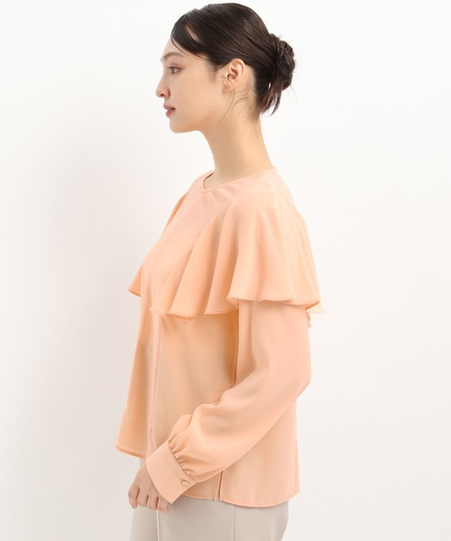 Andemiu（アンデミュウ）の「ラッフルVネックブラウス325553（シャツ/ブラウス・レディース・オレンジ/ネイビー/オフホワイト・FREE）」の17枚目の写真