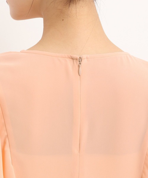 Andemiu（アンデミュウ）の「ラッフルVネックブラウス325553（シャツ/ブラウス・レディース・オレンジ/ネイビー/オフホワイト・FREE）」の22枚目の写真