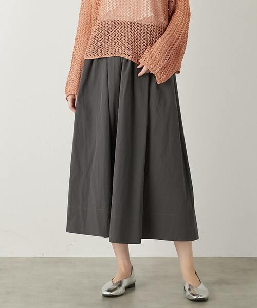 MELROSE claire（メルローズ クレール）の「【ギャザーロングスカート】（スカート・レディース・チャコールグレー/ベージュ/レモンイエロー・FREE）」の2枚目の写真