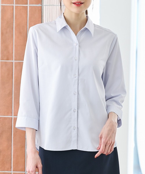 Honeys(ハニーズ)の「【らくらくアイロン】7分袖織柄スキッパーシャツ(ビジネスシャツ・レディース・グレイッシュベージュ/サックスブルー/ホワイト/ライトグレー・3L/L/LL/M/S)」の9枚目の写真