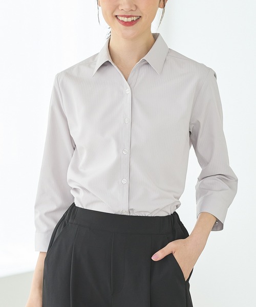 Honeys(ハニーズ)の「【らくらくアイロン】7分袖織柄スキッパーシャツ(ビジネスシャツ・レディース・グレイッシュベージュ/サックスブルー/ホワイト/ライトグレー・3L/L/LL/M/S)」の19枚目の写真