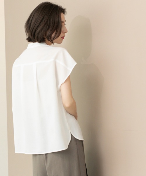 OPAQUE.CLIP（オペークドットクリップ）の「リネンライクフロントフリルブラウス【洗濯機洗い可/吸水速乾/接触冷感】（シャツ/ブラウス・レディース・ホワイト/ダークブラウン/ネイビー・38/40/42）」の4枚目の写真