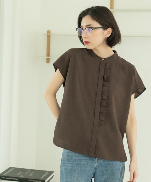 OPAQUE.CLIP（オペークドットクリップ）の「リネンライクフロントフリルブラウス【洗濯機洗い可/吸水速乾/接触冷感】（シャツ/ブラウス・レディース・ホワイト/ダークブラウン/ネイビー・38/40/42）」の9枚目の写真