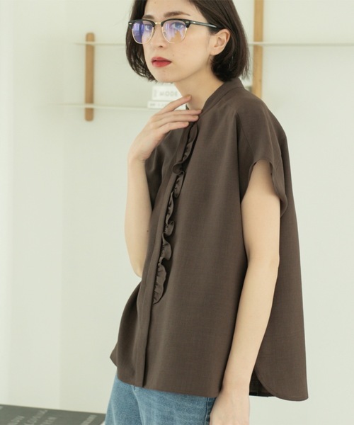 OPAQUE.CLIP（オペークドットクリップ）の「リネンライクフロントフリルブラウス【洗濯機洗い可/吸水速乾/接触冷感】（シャツ/ブラウス・レディース・ホワイト/ダークブラウン/ネイビー・38/40/42）」の12枚目の写真