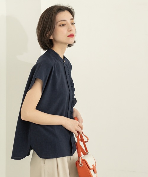 OPAQUE.CLIP（オペークドットクリップ）の「リネンライクフロントフリルブラウス【洗濯機洗い可/吸水速乾/接触冷感】（シャツ/ブラウス・レディース・ホワイト/ダークブラウン/ネイビー・38/40/42）」の17枚目の写真