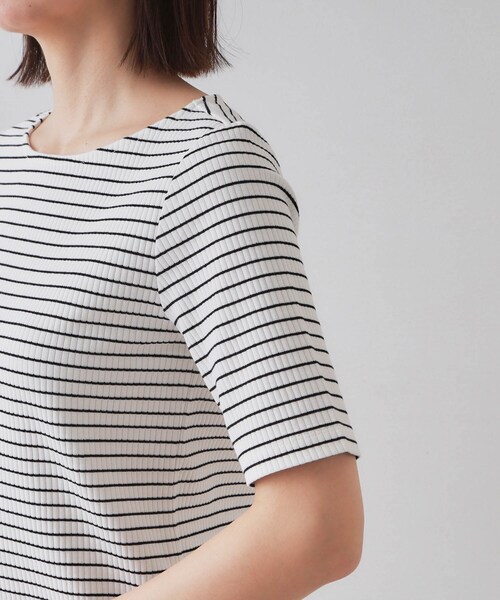 OPAQUE.CLIP（オペークドットクリップ）の「ボートネックリブカットソー【洗濯機洗い可】（Tシャツ/カットソー・レディース・ブラック/ライトベージュ/ホワイト系3/ホワイト・36/38/40/42）」の7枚目の写真