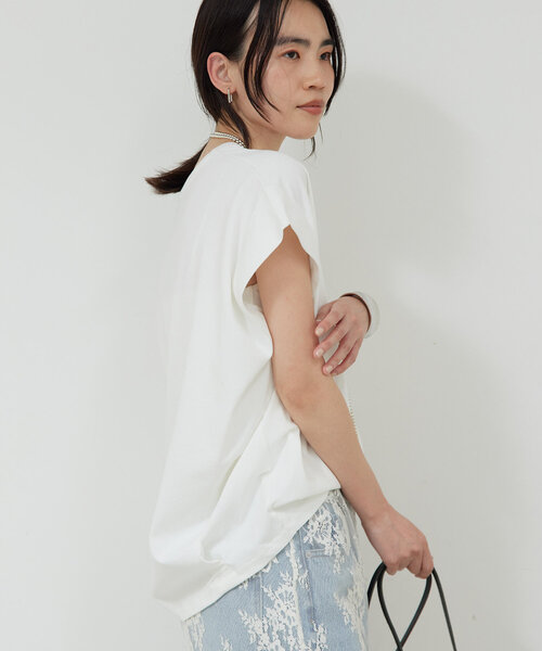 GALLARDAGALANTE（ガリャルダガランテ）の「タックコクーンTシャツ（Tシャツ/カットソー・レディース・キャメル/オフホワイト/ネイビー/ブラウン・FREE）」の6枚目の写真