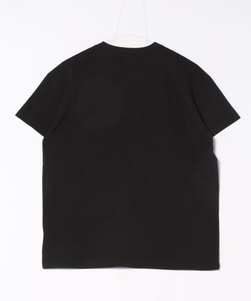 a.p.o.v.(エーピーオービー)の「a.p.o.v. アシンメトリーショルダーメタルボタン短丈ルーズTシャツ(Tシャツ/カットソー・メンズ・ブラック/グレー/ホワイト・ONESIZE)」の4枚目の写真
