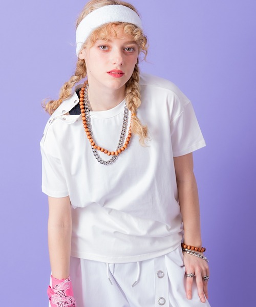 a.p.o.v.(エーピーオービー)の「a.p.o.v. アシンメトリーショルダーメタルボタン短丈ルーズTシャツ(Tシャツ/カットソー・メンズ・ブラック/グレー/ホワイト・ONESIZE)」の1枚目の写真