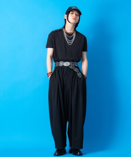 a.p.o.v.(エーピーオービー)の「a.p.o.v. アシンメトリーショルダーメタルボタン短丈ルーズTシャツ(Tシャツ/カットソー・メンズ・ブラック/グレー/ホワイト・ONESIZE)」の10枚目の写真