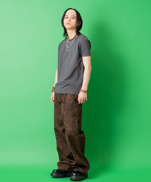 a.p.o.v.(エーピーオービー)の「a.p.o.v. アシンメトリーショルダーメタルボタン短丈ルーズTシャツ(Tシャツ/カットソー・メンズ・ブラック/グレー/ホワイト・ONESIZE)」の13枚目の写真