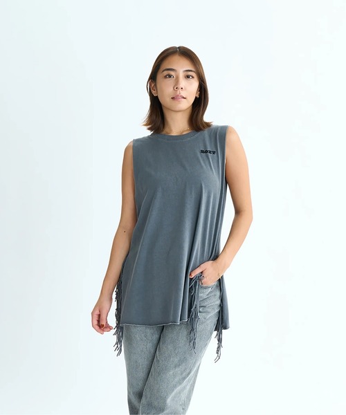 ROXY(ロキシー)の「LABYRINTH TOPS /ロキシーサイドフリンジラウンドヘムタンクトップ(タンクトップ・レディース・ブラック/ナチュラル/インディゴブルー・LARGE/MEDIUM)」の5枚目の写真