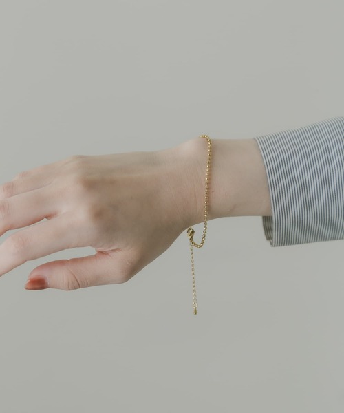 SMELLY（スメリー）の「ステンレスボールシンプルブレスレット（ブレスレット・レディース・ゴールド・-）」の8枚目の写真