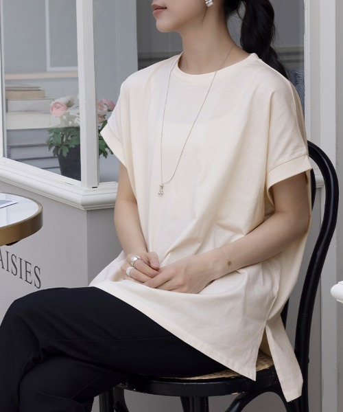 Doux Belle(ドゥーベル)の「サイドスリットラウンドネックカットソー(Tシャツ/カットソー・レディース・ブルー系その他/チャコール/アイボリー/ブラック・MEDIUM)」の1枚目の写真