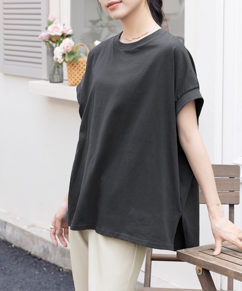 Doux Belle(ドゥーベル)の「サイドスリットラウンドネックカットソー(Tシャツ/カットソー・レディース・ブルー系その他/チャコール/アイボリー/ブラック・MEDIUM)」の7枚目の写真